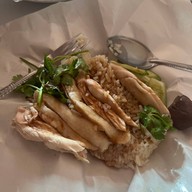 ข้าวมันไก่ โอชิน  (ต้นตำหรับเจ้าแรกวงเวียนใหญ่ )