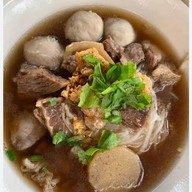 หน้าร้าน ปูเตี๋ยวเตี๋ยวผ่านศึก