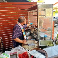 เจี๊ยะโกยปึ่ง ข้าวมันไก่