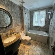 La Mejor Hotel & Sky Bar