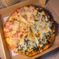 Pizz & Cheese พิซแอนด์ชีส Linda พิซซ่า พิษณุโลก