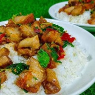 ไก่กรอบ หมูกรอบ ตามสั่ง(byกะเพรา29)