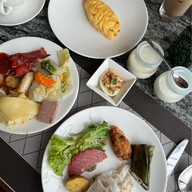 La Mejor Hotel & Sky Bar