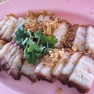 เจ๊หลี เกาเหลาเลือดหมู ข้าวขาหมู
