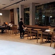 บรรยากาศ Starbucks เซ็นทรัลเวิลด์ - ดิออฟฟิศเศส