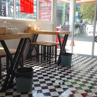 บรรยากาศ เด่นเตี๋ยวชิ้นปลา แจ้งวัฒนะ