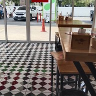 บรรยากาศ เด่นเตี๋ยวชิ้นปลา แจ้งวัฒนะ