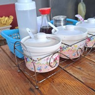 บรรยากาศ ต้มเลือดหมูระยอง