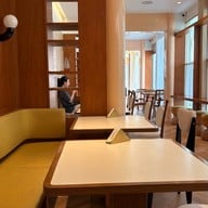 HOLIDAY PASTRY (ฮอลิเดย์ พาสทรี) Flagship Store