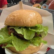 สถิต Burger & Drinks ร้านนัง ชิล เขมราฐ