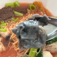 ลูกชิ้นปลานายใช้หนองมน