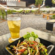 สถิต Burger & Drinks ร้านนัง ชิล เขมราฐ