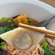ลูกชิ้นปลานายใช้หนองมน