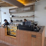 Palyn Cafe & Eatrey ปาลินคาเฟ่แอนด์อิทเทอรี่