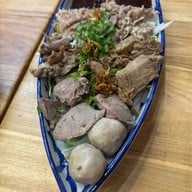 ก๋วยเตี๋ยวมหานครา (สูตรลับ ฉบับไม่ต้องปรุง) สาขาเอสพลานาดงามวงศ์วาน-แคราย -