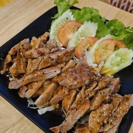 สถิต Burger & Drinks ร้านนัง ชิล เขมราฐ