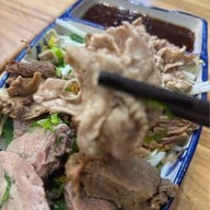 ก๋วยเตี๋ยวมหานครา (สูตรลับ ฉบับไม่ต้องปรุง) สาขาเอสพลานาดงามวงศ์วาน-แคราย -