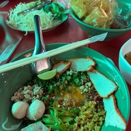 เมนูของร้าน ก๋วยเตี๋ยวสุโขทัยหม้อดิน -