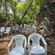 บรรยากาศ The Hidden Falls ในสวนลับ