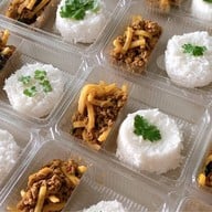 มีแต่หอยกับรอยยิ้ม (ปลาเผา กุ้งเผา ยำ อาหารไทย) หน้าไทยฟู๊ด บางกรวย