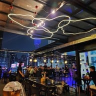 บรรยากาศ Heaven Rooftop Bar