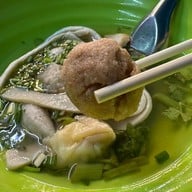 เมนูของร้าน นายเอี๋ยวก๋วยเตี๋ยวลูกชิ้นปลา สายไหม