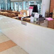 บรรยากาศ ล้านขนม ซอยมังกร ชิ้นเดียวก็ราคาส่ง ซอยมังกร