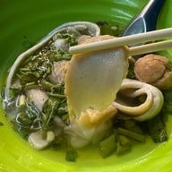เมนูของร้าน นายเอี๋ยวก๋วยเตี๋ยวลูกชิ้นปลา สายไหม