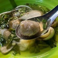 เมนูของร้าน นายเอี๋ยวก๋วยเตี๋ยวลูกชิ้นปลา สายไหม