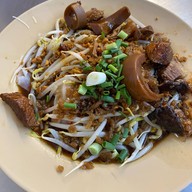เมนูของร้าน ก๋วยเตี๋ยวหลอดพรชัยเยาวราช