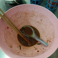 ก๋วยเตี๋ยวเรือเฉินหลง ถนนแสงจันทร์