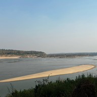 หาดสลึง อุบล