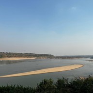 หาดสลึง อุบล