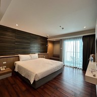 Sea Me Spring Tree Hotel