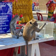 วัดเขาตะเกียบ