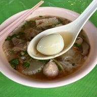 เมนูของร้าน คุณแดงก๋วยจั๊บญวน วังหลัง