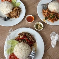 เดอะโลเคชั่นรีสอร์ท