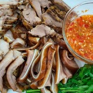 พะโล้นายแจมตลาดสดไอยรา -