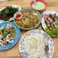 เมนูของร้าน ครัวบ้านเปิ้ล