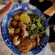 ก๋วยเตี๋ยวเรือหญิงขวัญ ก๋วยเตี๋ยวเรือต้มยำน้ำดำ