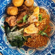 ก๋วยเตี๋ยวเรือหญิงขวัญ ก๋วยเตี๋ยวเรือต้มยำน้ำดำ