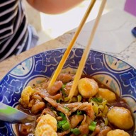 ก๋วยเตี๋ยวเรือหญิงขวัญ ก๋วยเตี๋ยวเรือต้มยำน้ำดำ