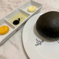 Another Hound Café ดิเอ็มโพเรียม