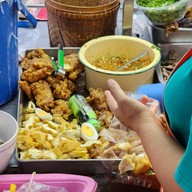 ก๋วยจั๊บเจ้ท๊อป 30 บาท