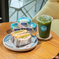 Reef Cafe' no.9 ร้านกาแฟ & เค้กอร่อย รีฟ คาเฟ่ นัมเบอร์ไนน์