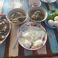 ขนมจีนแกงป่าปลาดุกกำแพงแสน