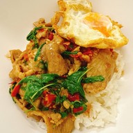 เมนูของร้าน ราดหน้ายอดอร่อย สูตร 60 ปี