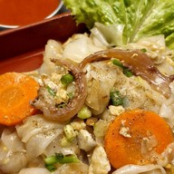 马 สุกี้หนีน้ำ ผัดซีอิ้วกำแพงดิน แม่สาย แม่สาย