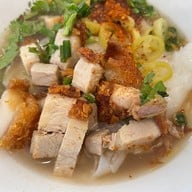 เมนูของร้าน ก๋วยจั๊บน้ำใส บางคล้า หน้าค่ายทหาร