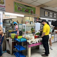 ก๋วยเตี๋ยวไก่ตุ๋นมะระ สหกรณ์พระนคร อารีย์